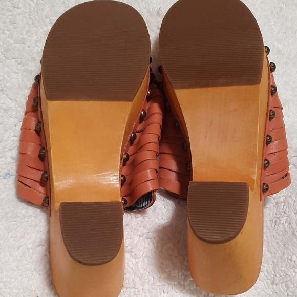 Dingo Tan Woven Leather Mules - Picture 7 of 7